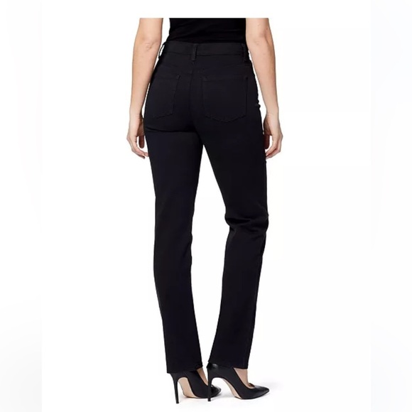 Gloria Vanderbilt
Women's Amanda Classic Straight Jeans - Picture 2 of 5